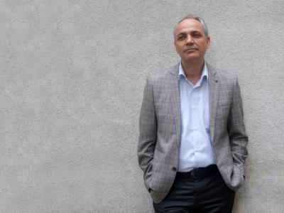 احمد زیدآبادی : زمین خوردن دولت پزشکیان به نفع هیچ کس نیست
